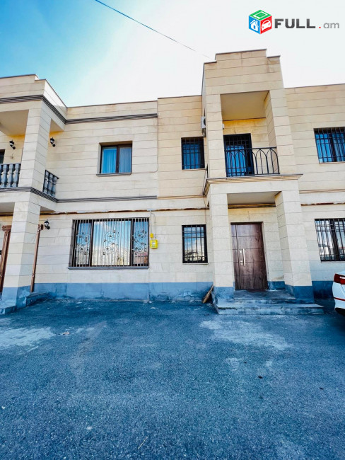 Վաճառվում է նորակառույց, երկհարկանի, 4 սենյականոց թաունհաուզ Հովհաննես Շիրազի փողոցում