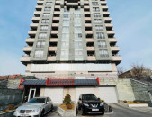 Վաճառվում է 2 սենյականոց բնակարան Պարույր Սևակ փողոցի առաջնագծում, նորակառույց շենքում: