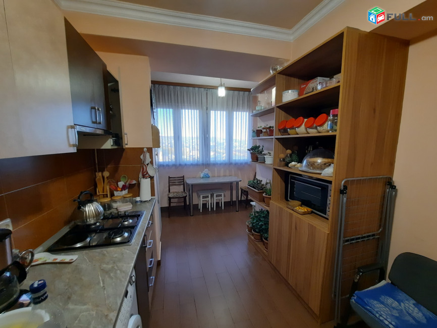 3 սենյականոց բնակարան Ազատության պողոտայում, 72 ք.մ., 2 սանհանգույց, 10/12 հարկ
