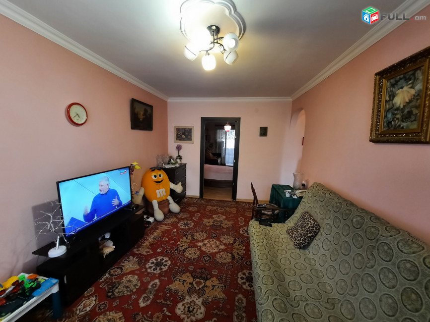 2 սենյականոց բնակարան, Մարգարյան 1-ին նրբանցք, 55 ք.մ., 2/4 հարկ, կապիտալ վերանորոգված, քարե շենք