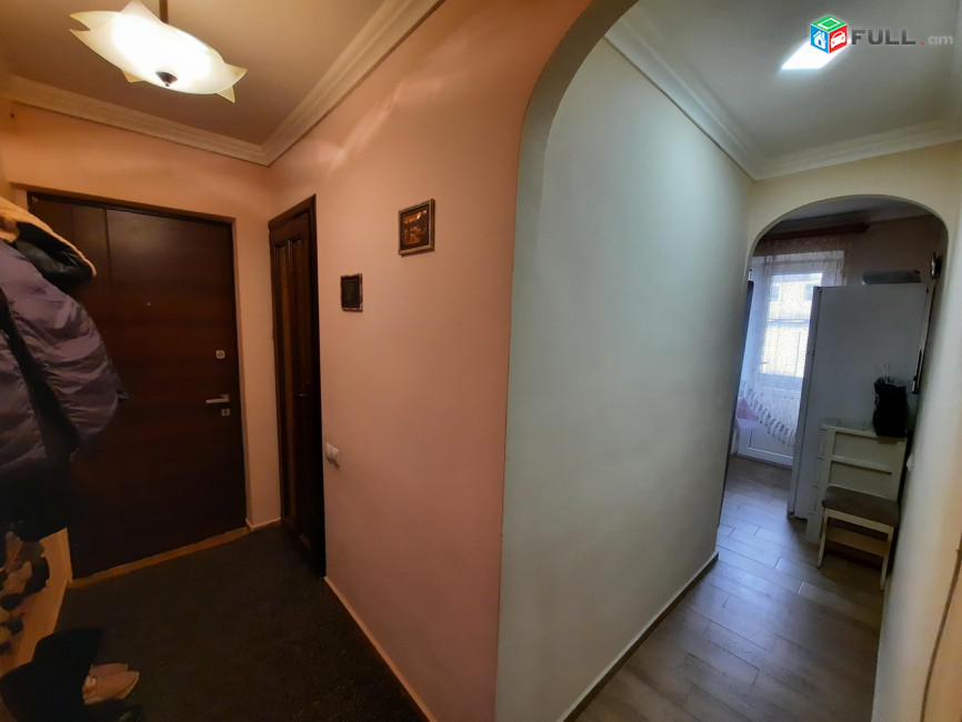 2 սենյականոց բնակարան, Մարգարյան 1-ին նրբանցք, 55 ք.մ., 2/4 հարկ, կապիտալ վերանորոգված, քարե շենք