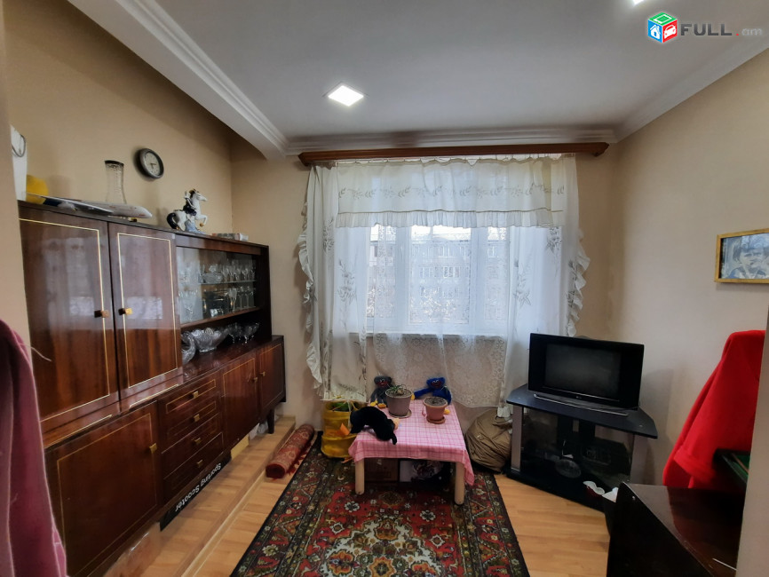 2 սենյականոց բնակարան, Մարգարյան 1-ին նրբանցք, 55 ք.մ., 2/4 հարկ, կապիտալ վերանորոգված, քարե շենք