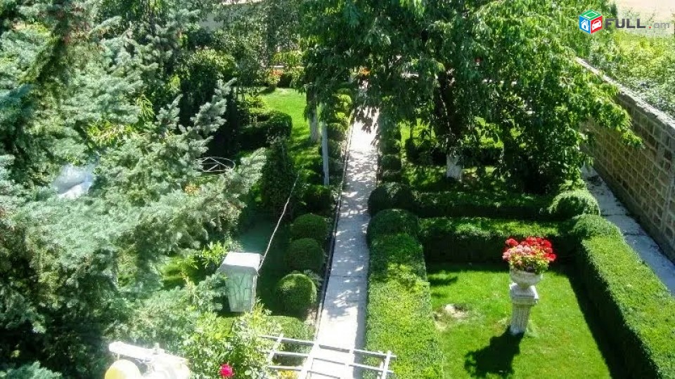 Շքեղ Առանձնատուն. Ձորաղբյուրում SM023