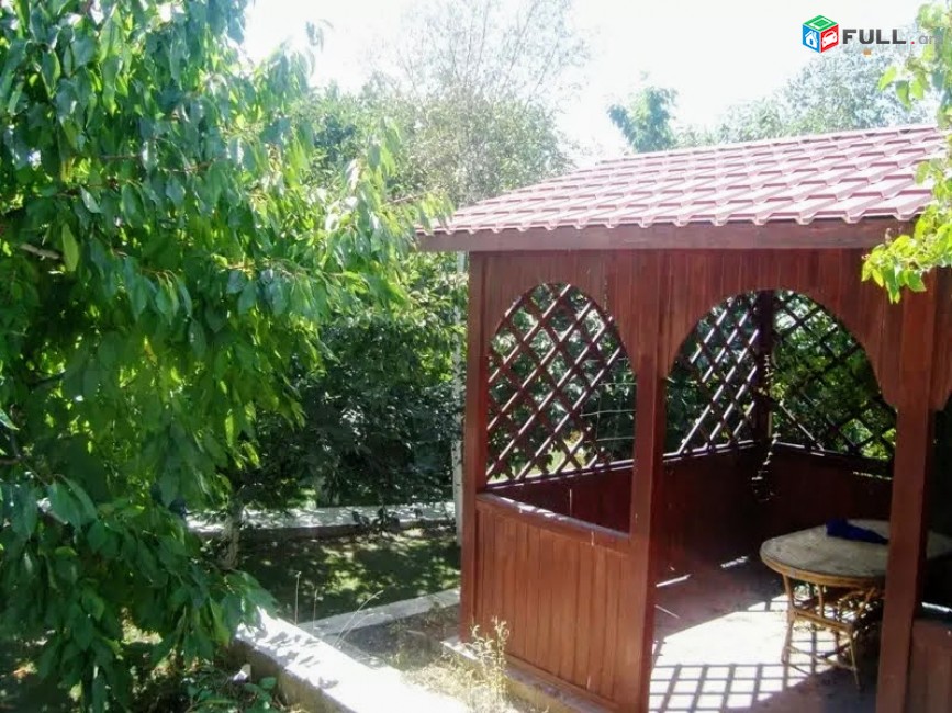 Շքեղ Առանձնատուն. Ձորաղբյուրում SM023