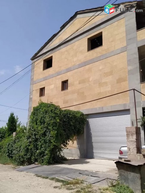 Հիանալի Առանձնատուն. Առինջում SM028