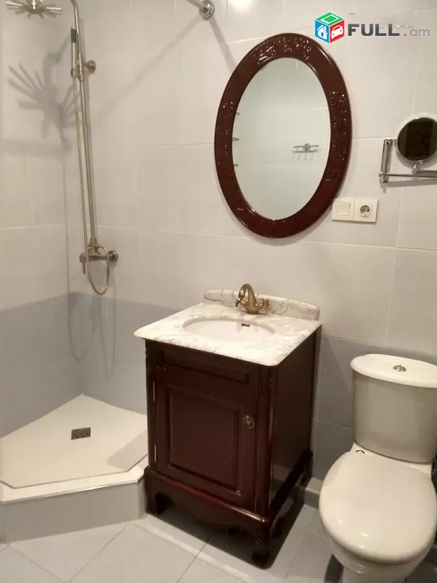 Շքեղ Բնակարան. Երևանի Կենտրոնում 120 ք. SB010