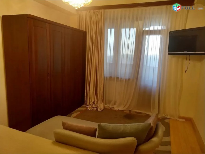 Շքեղ Բնակարան. Երևանի Կենտրոնում 120 ք. SB010