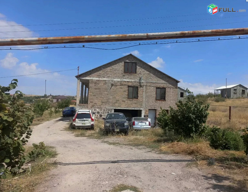 Հիանալի Առանձնատուն. Ջրվեժում SM054
