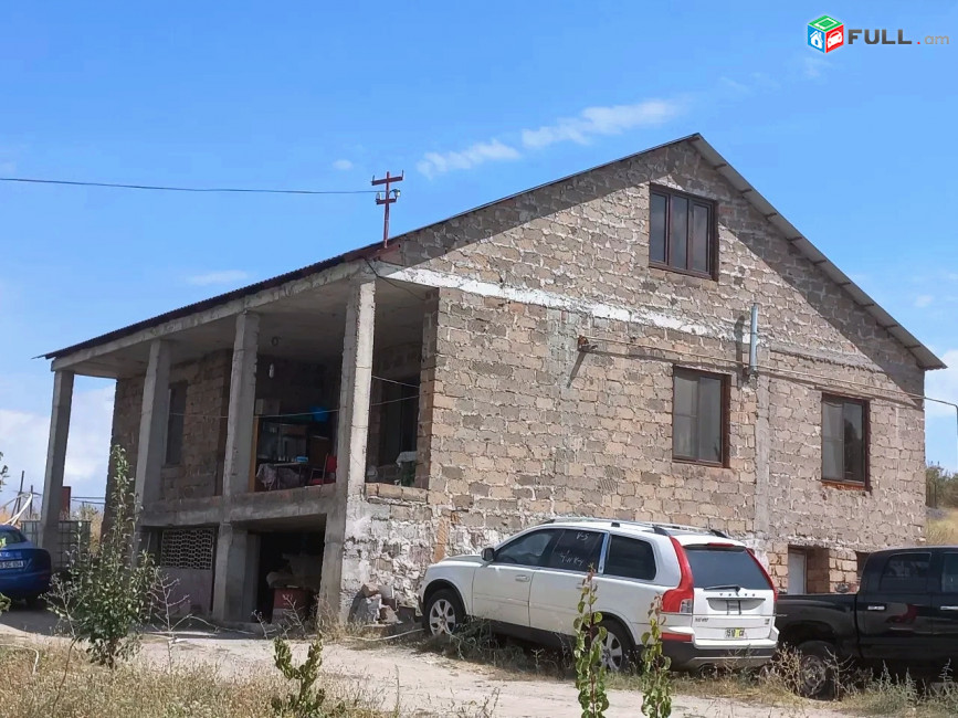 Հիանալի Առանձնատուն. Ջրվեժում SM054