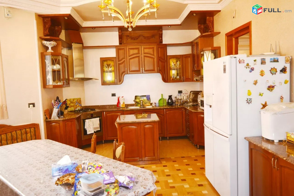 Շքեղ Առանձնատուն. Արաբկիրում, Մանումենտում SS260