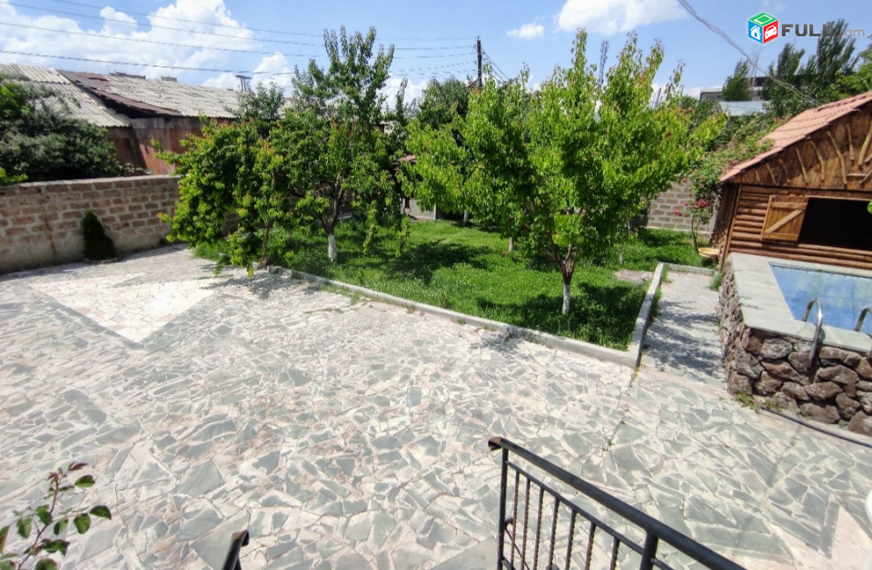 Բարձրարժեք Առանձնատուն. Ջրվեժում SS426