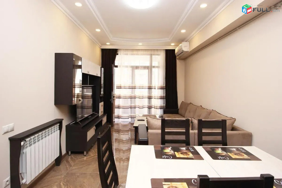 Շքեղ Բնակարան. Փոքր Կենտրոնում TG077