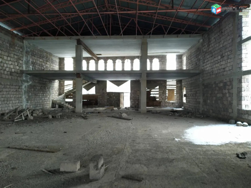 Կոմերցիոն տարածք Ջրվեժում KOM001