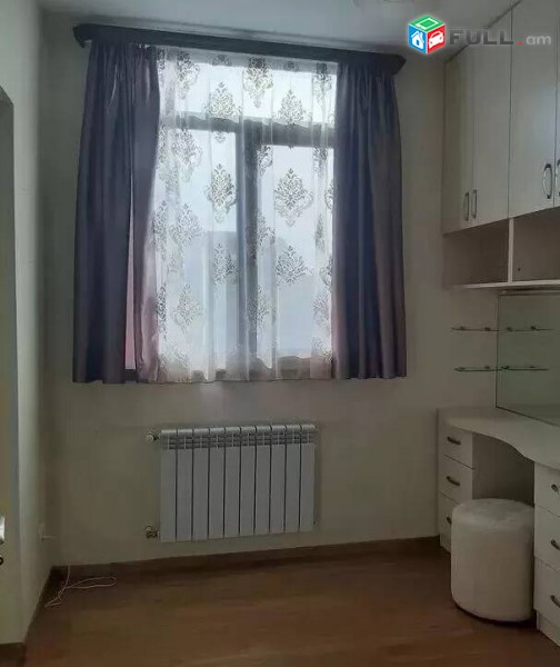 3 սենյականոց բնակարան Գրիբոյեդով փողոցում