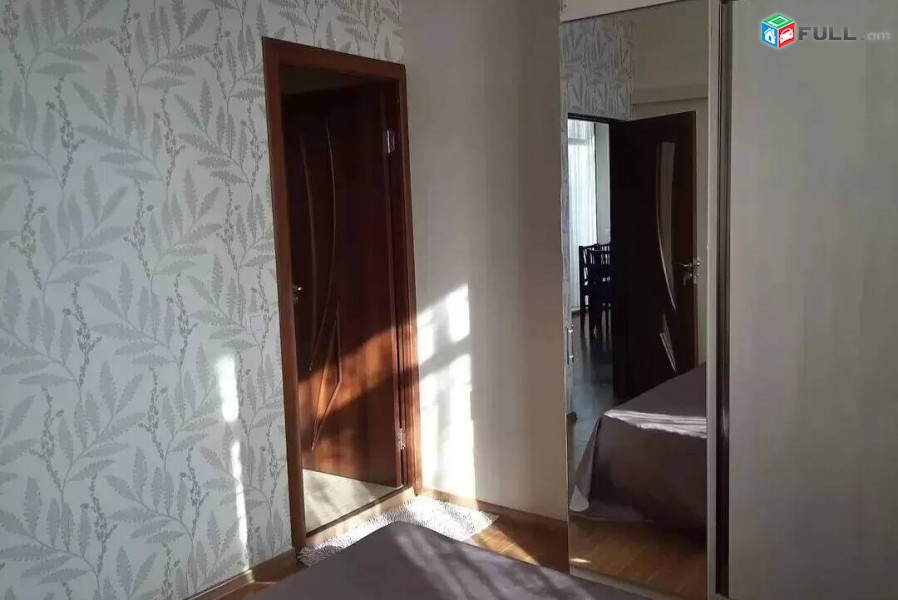 3 սենյականոց բնակարան Գրիբոյեդով փողոցում