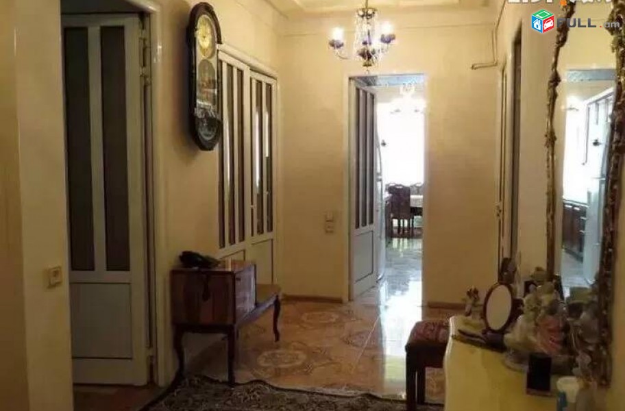 3 սենյականոց բնակարան Սարյանի փողոցում, 110 ք.մ., 3/17 հարկ, կապիտալ վերանորոգված, քարե շենք