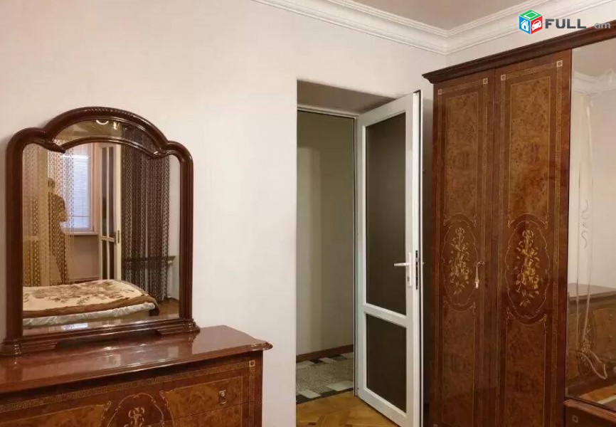 2 սենյականոց բնակարան Կոմիտասի պողոտայում, 75 ք.մ., 2/5 հարկ, կապիտալ վերանորոգված, քարե շենք