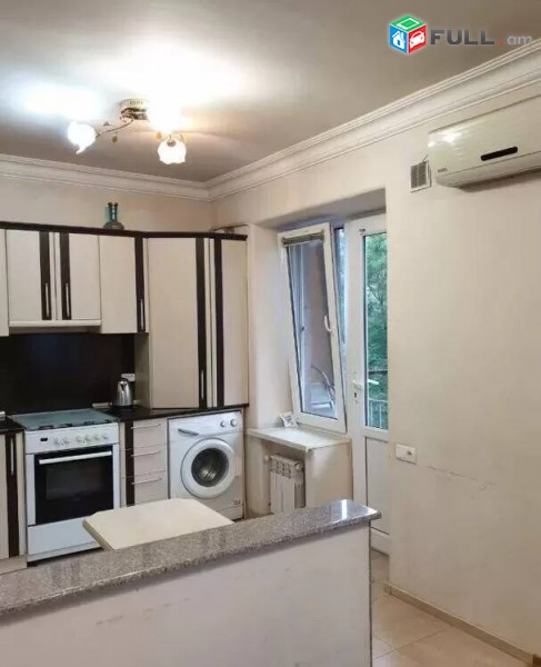 2 սենյականոց բնակարան Կոմիտասի պողոտայում, 75 ք.մ., 2/5 հարկ, կապիտալ վերանորոգված, քարե շենք