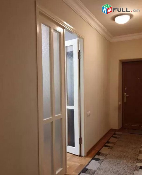 2 սենյականոց բնակարան Կոմիտասի պողոտայում, 75 ք.մ., 2/5 հարկ, կապիտալ վերանորոգված, քարե շենք
