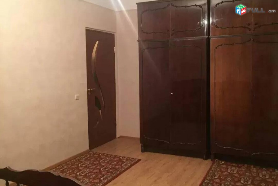 3 սենյականոց բնակարան Կոմիտասի պողոտայում, 80 ք.մ., 1/5 հարկ, կապիտալ վերանորոգված, քարե շենք