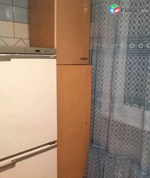 3 սենյականոց բնակարան Կոմիտասի պողոտայում, 80 ք.մ., 1/5 հարկ, կապիտալ վերանորոգված, քարե շենք