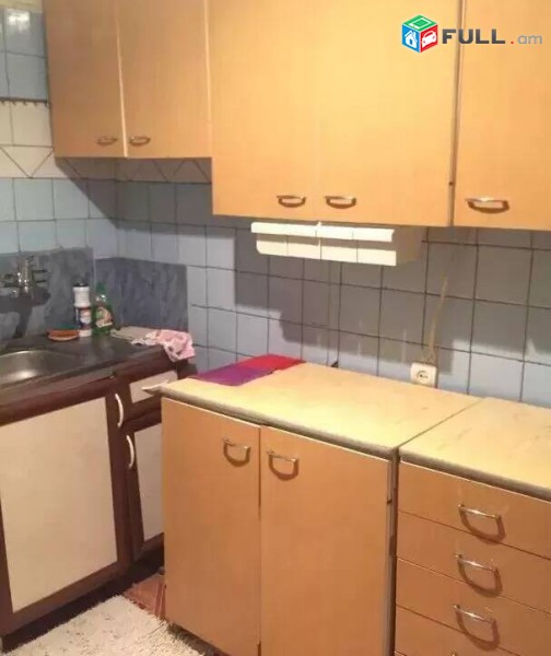 3 սենյականոց բնակարան Կոմիտասի պողոտայում, 80 ք.մ., 1/5 հարկ, կապիտալ վերանորոգված, քարե շենք