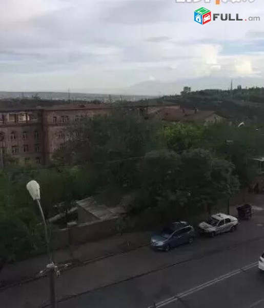 2 սենյականոց բնակարան Օրբելի եղբայրների փողոցում, 56 ք.մ., 2/8 հարկ, կապիտալ վերանորոգված, քարե շենք