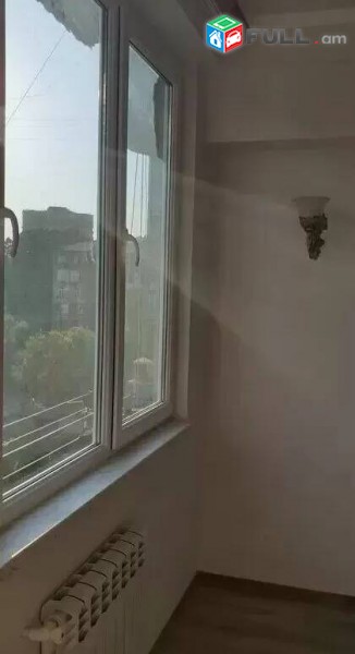 2 սենյականոց բնակարան Ազատության պողոտայում, 42 ք.մ., բարձր առաստաղներ, 5/9 հարկ
