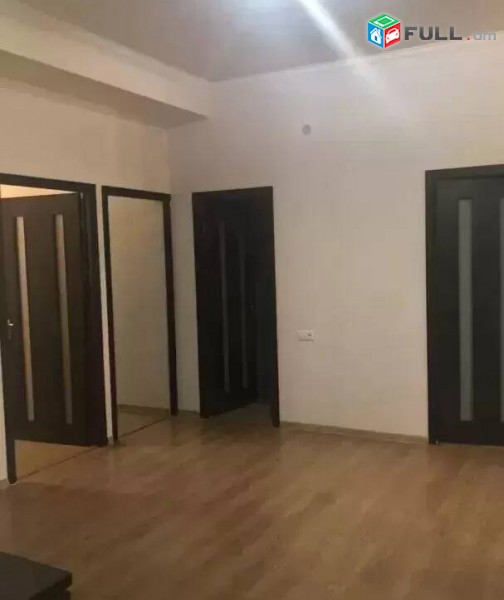 3 սենյականոց բնակարան Նիկողայոս Ադոնցի փողոցում, 90 ք.մ., 3/9 հարկ, կապիտալ վերանորոգված