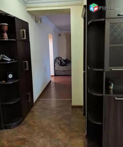 4 սենյականոց բնակարան Կոմիտասի պողոտայում, 125 ք.մ., բարձր առաստաղներ, նախավերջին հարկ