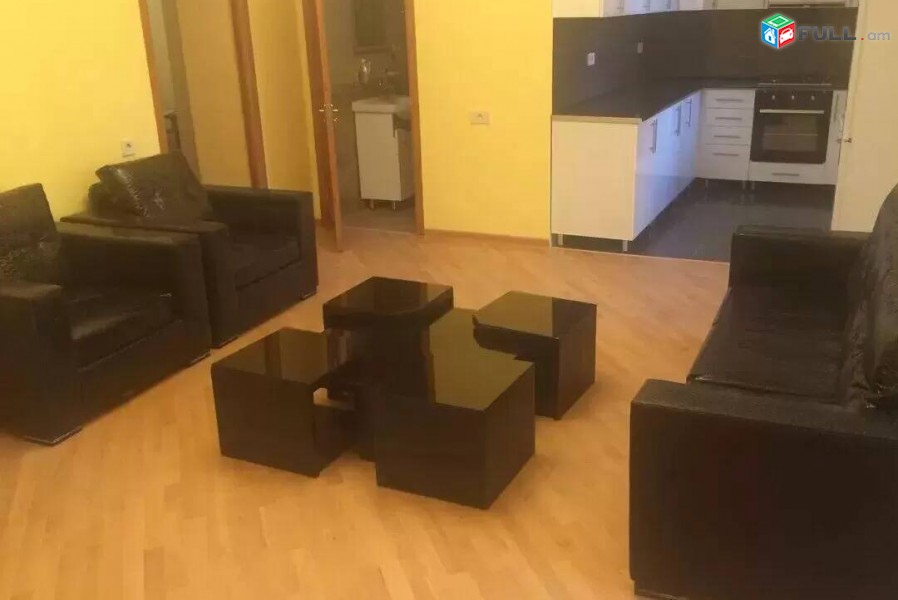 3 սենյականոց բնակարան Թումանյան փողոցում, 96 ք.մ., կապիտալ վերանորոգված, քարե շենք