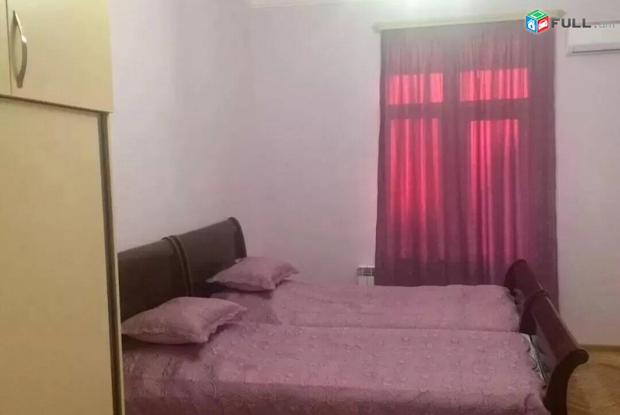 3 սենյականոց բնակարան Թումանյան փողոցում, 96 ք.մ., կապիտալ վերանորոգված, քարե շենք