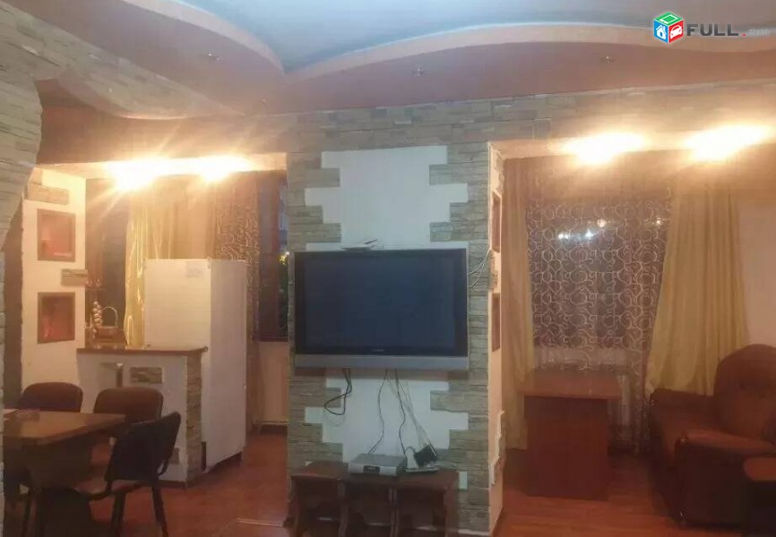 3 սենյականոց բնակարան Կոմիտասի պողոտայում, 74 ք.մ., 3/5 հարկ, կապիտալ վերանորոգված, քարե շենք