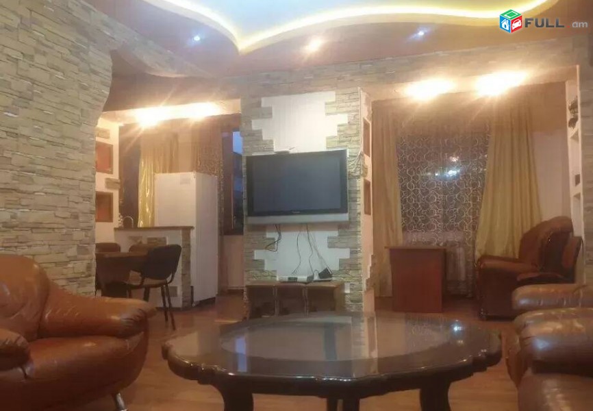 3 սենյականոց բնակարան Կոմիտասի պողոտայում, 74 ք.մ., 3/5 հարկ, կապիտալ վերանորոգված, քարե շենք