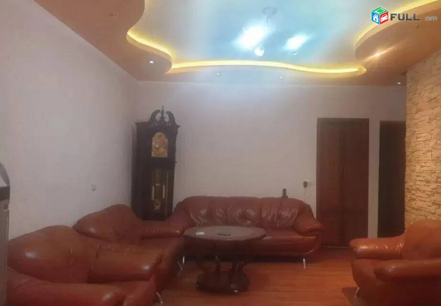 3 սենյականոց բնակարան Կոմիտասի պողոտայում, 74 ք.մ., 3/5 հարկ, կապիտալ վերանորոգված, քարե շենք