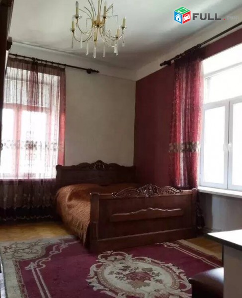 2 սենյականոց բնակարան Կասյան փողոցում, 61 ք.մ., 2/5 հարկ, կապիտալ վերանորոգված, քարե շենք