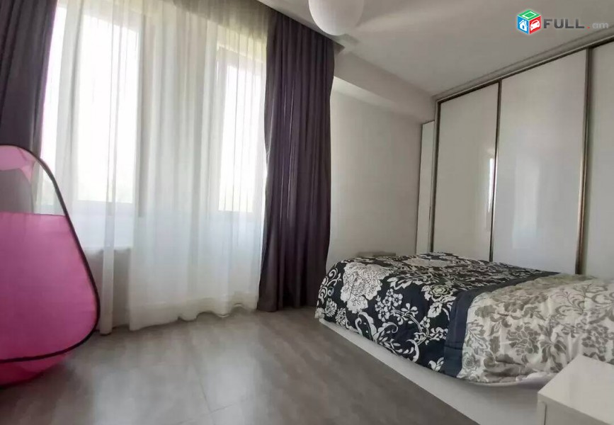 3 սենյականոց բնակարան նորակառույց շենքում Նիկողայոս Ադոնցի փողոցում, 85 ք.մ., բարձր առաստաղներ