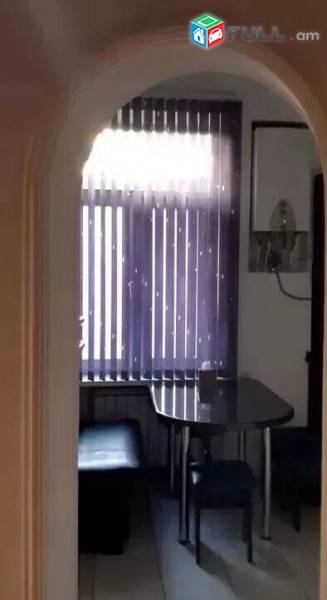 2 սենյականոց բնակարան Կասյան փողոցում, 61 ք.մ., 2/5 հարկ, կապիտալ վերանորոգված, քարե շենք