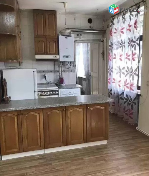 2 սենյականոց բնակարան Բաբայան փողոցում, 52 ք.մ., 2/5 հարկ, կապիտալ վերանորոգված, քարե շենք