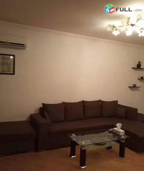 2 սենյականոց բնակարան Կիևյան փողոցում, 52 ք.մ., 3/5 հարկ, կապիտալ վերանորոգված, քարե շենք