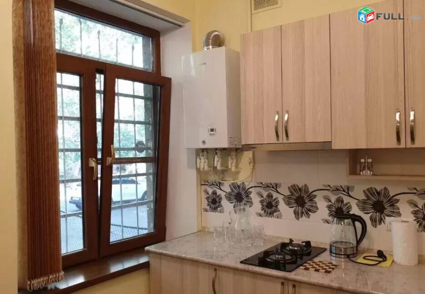 1 սենյականոց բնակարան Կոմիտասի պողոտայում, 37 ք.մ., 1/5 հարկ, կապիտալ վերանորոգված, քարե շենք