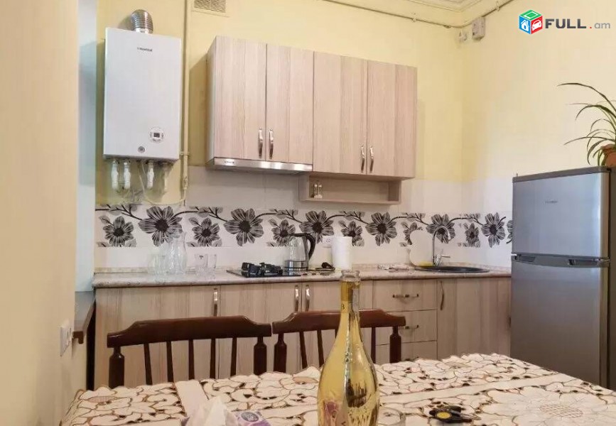 1 սենյականոց բնակարան Կոմիտասի պողոտայում, 37 ք.մ., 1/5 հարկ, կապիտալ վերանորոգված, քարե շենք
