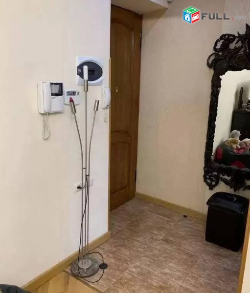 1 սենյականոց բնակարան Կոմիտասի պողոտայում, 46 ք.մ., 3/5 հարկ, կապիտալ վերանորոգված, քարե շենք