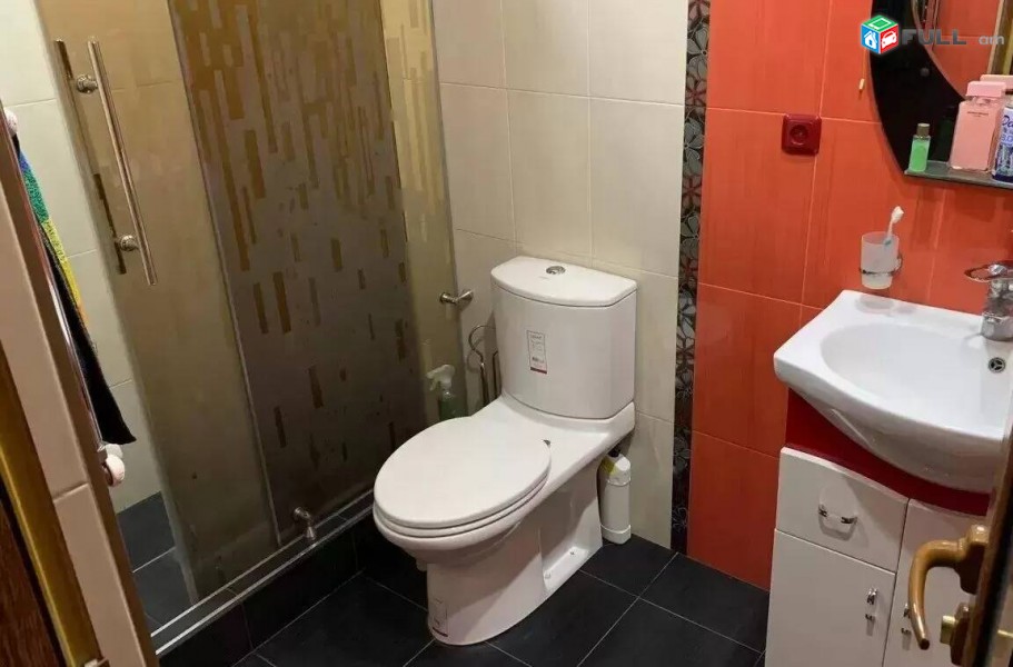 1 սենյականոց բնակարան Կոմիտասի պողոտայում, 46 ք.մ., 3/5 հարկ, կապիտալ վերանորոգված, քարե շենք