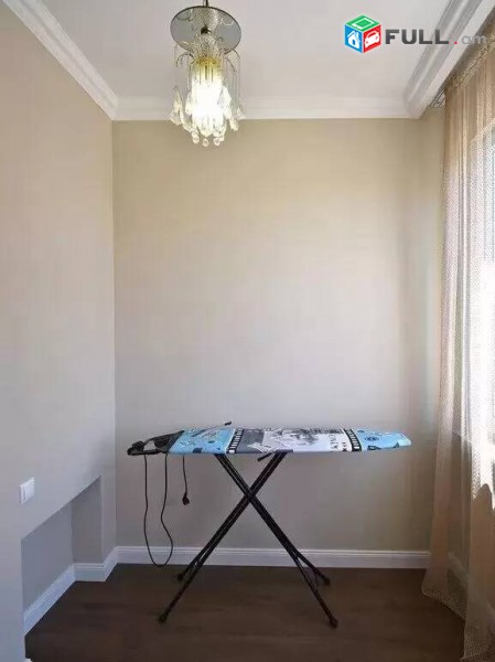 2 սենյականոց բնակարան Կոմիտասի պողոտայում, 45 ք.մ., նախավերջին հարկ, կապիտալ վերանորոգված, քարե շենք