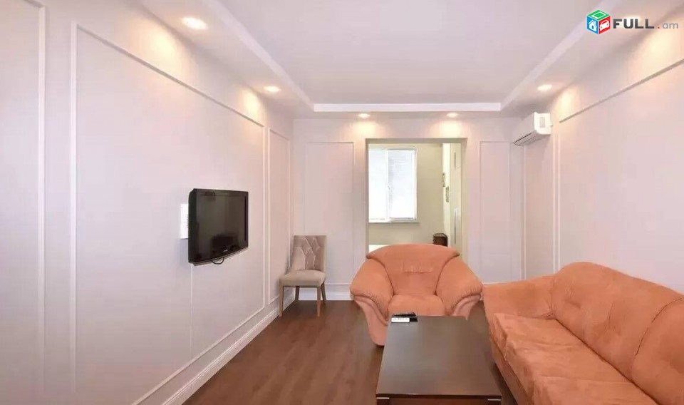 2 սենյականոց բնակարան Կոմիտասի պողոտայում, 45 ք.մ., նախավերջին հարկ, կապիտալ վերանորոգված, քարե շենք