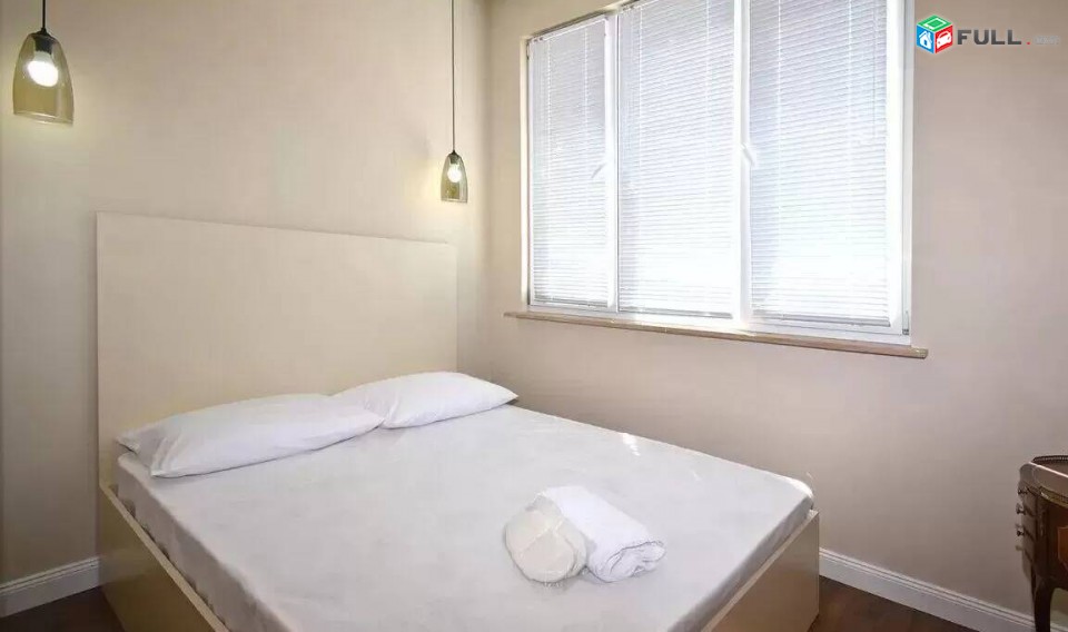 2 սենյականոց բնակարան Կոմիտասի պողոտայում, 45 ք.մ., նախավերջին հարկ, կապիտալ վերանորոգված, քարե շենք