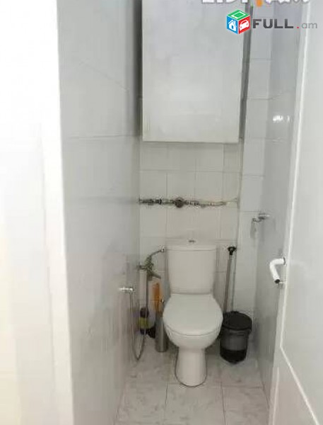 3 սենյականոց բնակարան Նալբանդյան փողոցում, 90 ք.մ., 2/5 հարկ, կապիտալ վերանորոգված, քարե շենք
