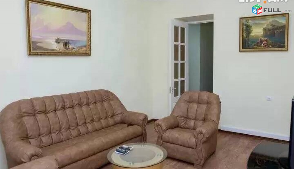 3 սենյականոց բնակարան Նալբանդյան փողոցում, 90 ք.մ., 2/5 հարկ, կապիտալ վերանորոգված, քարե շենք