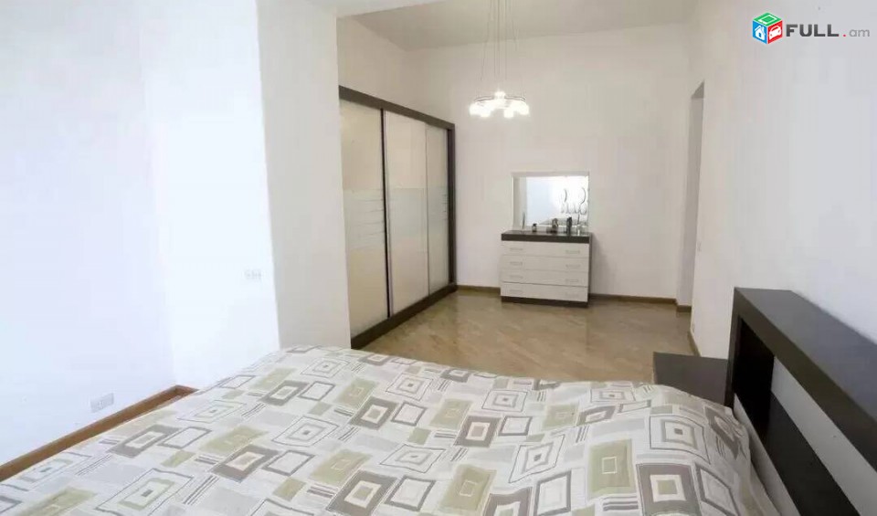 3 սենյականոց բնակարան Տերյան փողոցում, 90 ք.մ., 2/4 հարկ, դիզայներական ոճով վերանորագված, քարե շենք